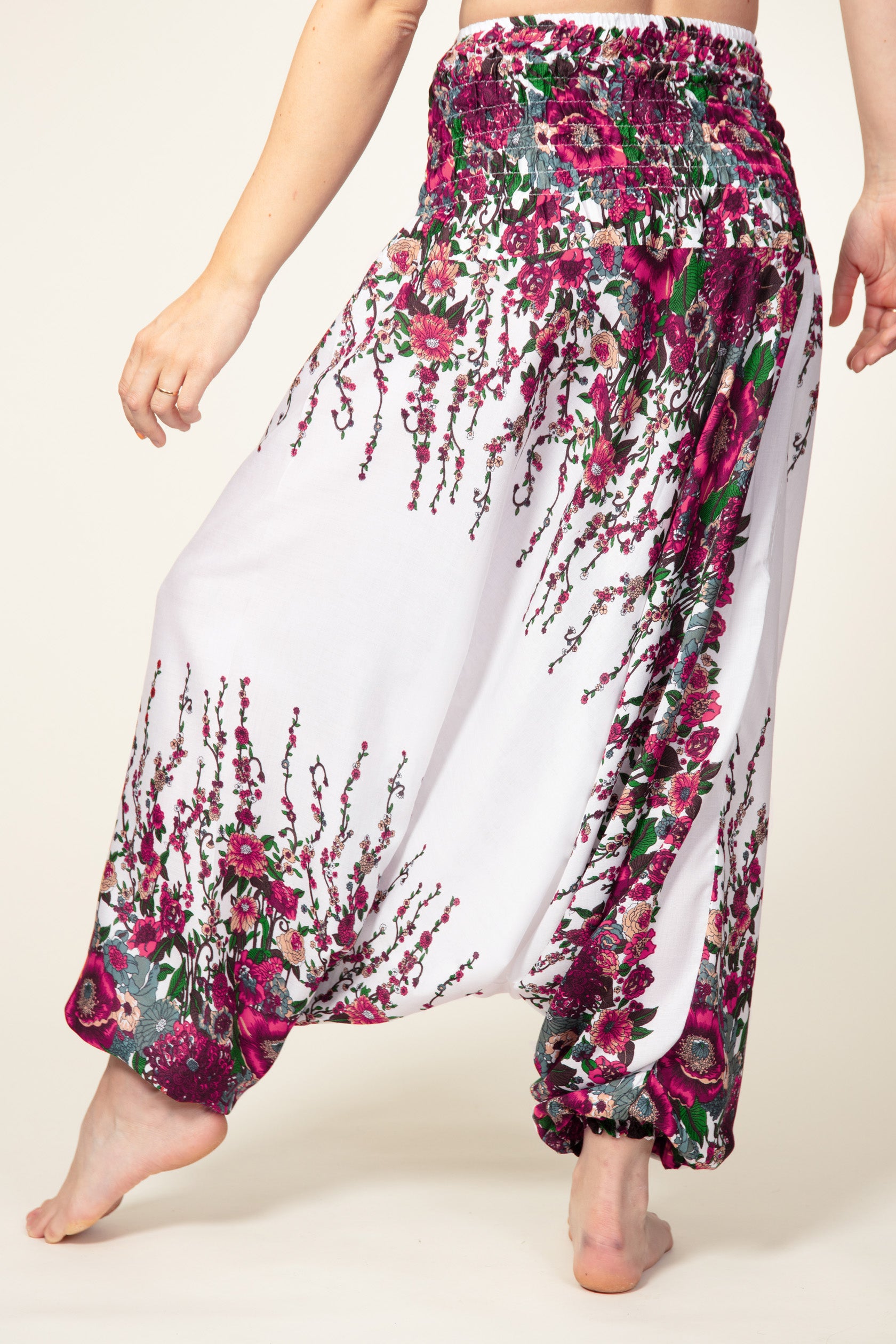 Floral White Artisan Jumpsuit Haaremihousut - Berry Piper