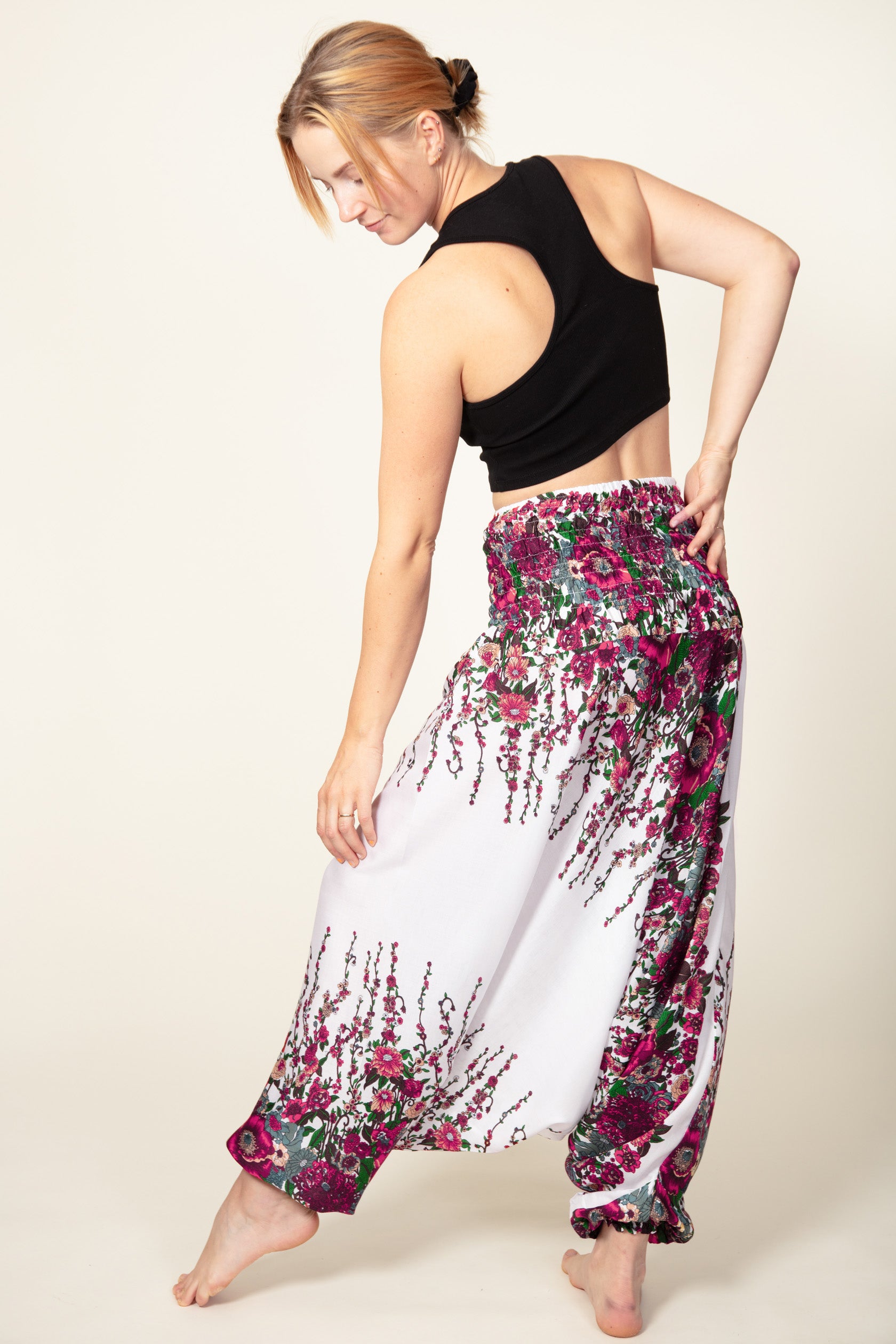Floral White Artisan Jumpsuit Haaremihousut - Berry Piper